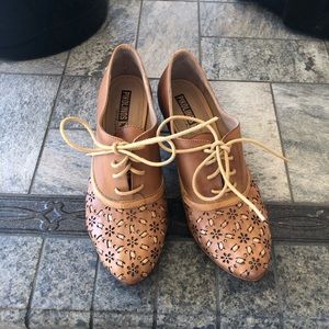 Pikolinos Leather heels size 37